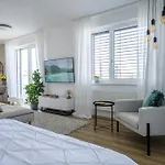 Luxury Flat In Soho Апартаменты *